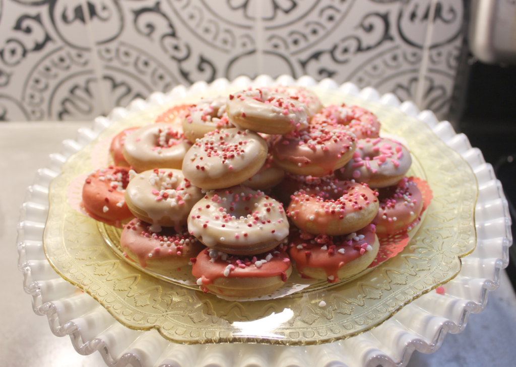valentine mini donuts