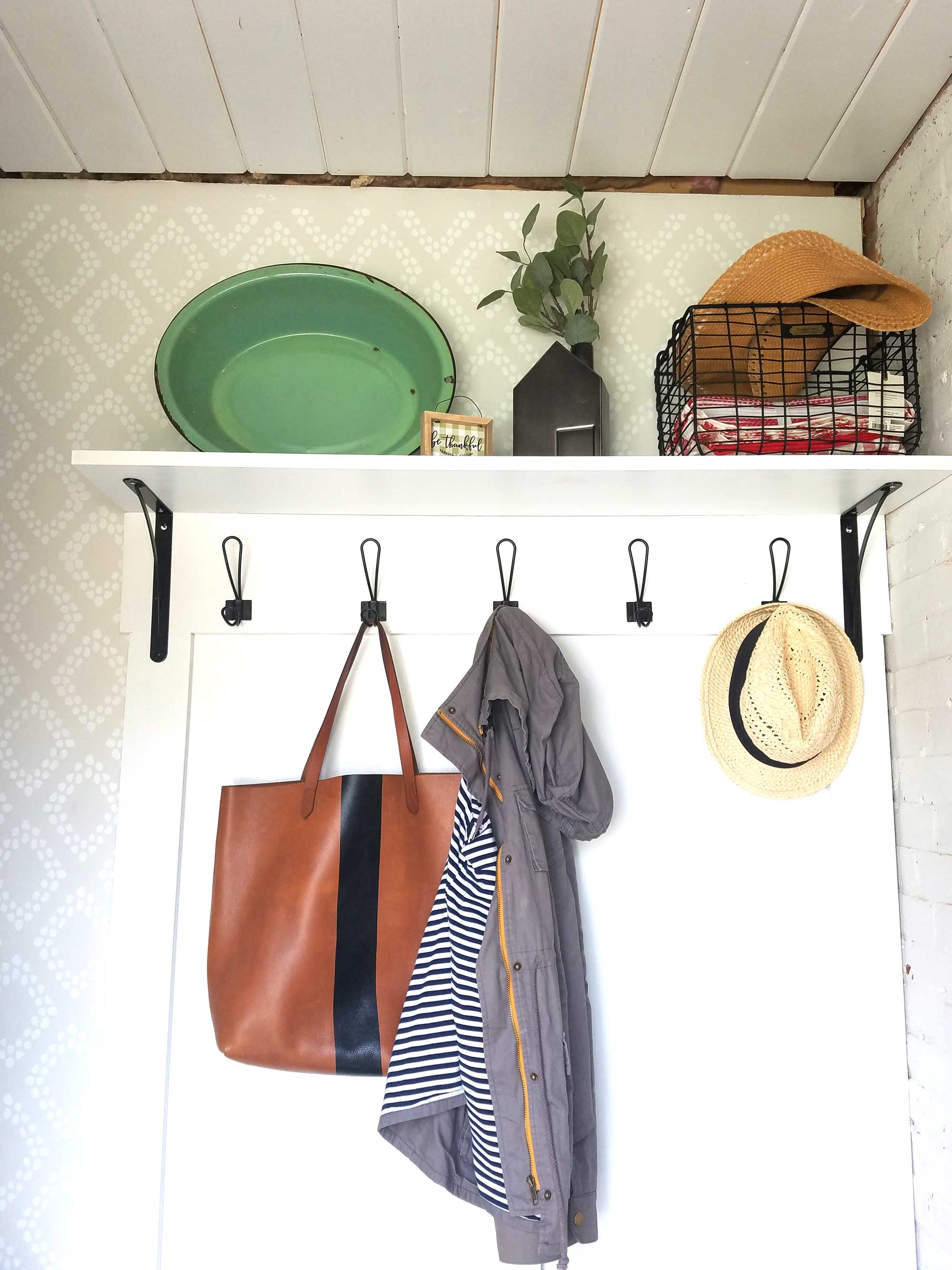mudroom-bench-diy-project-complete