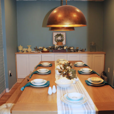 Simple and Clean Thanksgiving Tablescape in Teal and Ivory