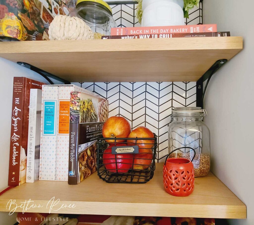 simple natural early fall vignette