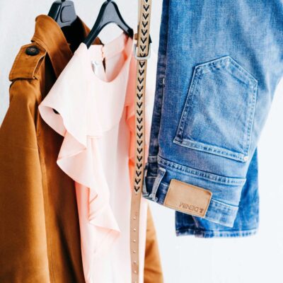 Over 40 Fashion | 15 Ways to save money on your wardrobe for the over 40 ladies.